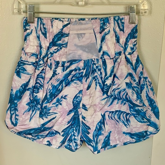 Free People Movement The Way Home Blue Pink white Print Shorts Women’s M 8-10 - Picture 8 of 8